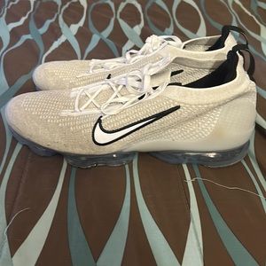 nike air vapor max (throw a price )